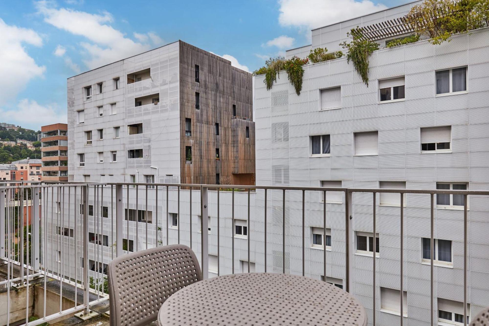 Standard Studio (2 Adults),1670718510:JPEG